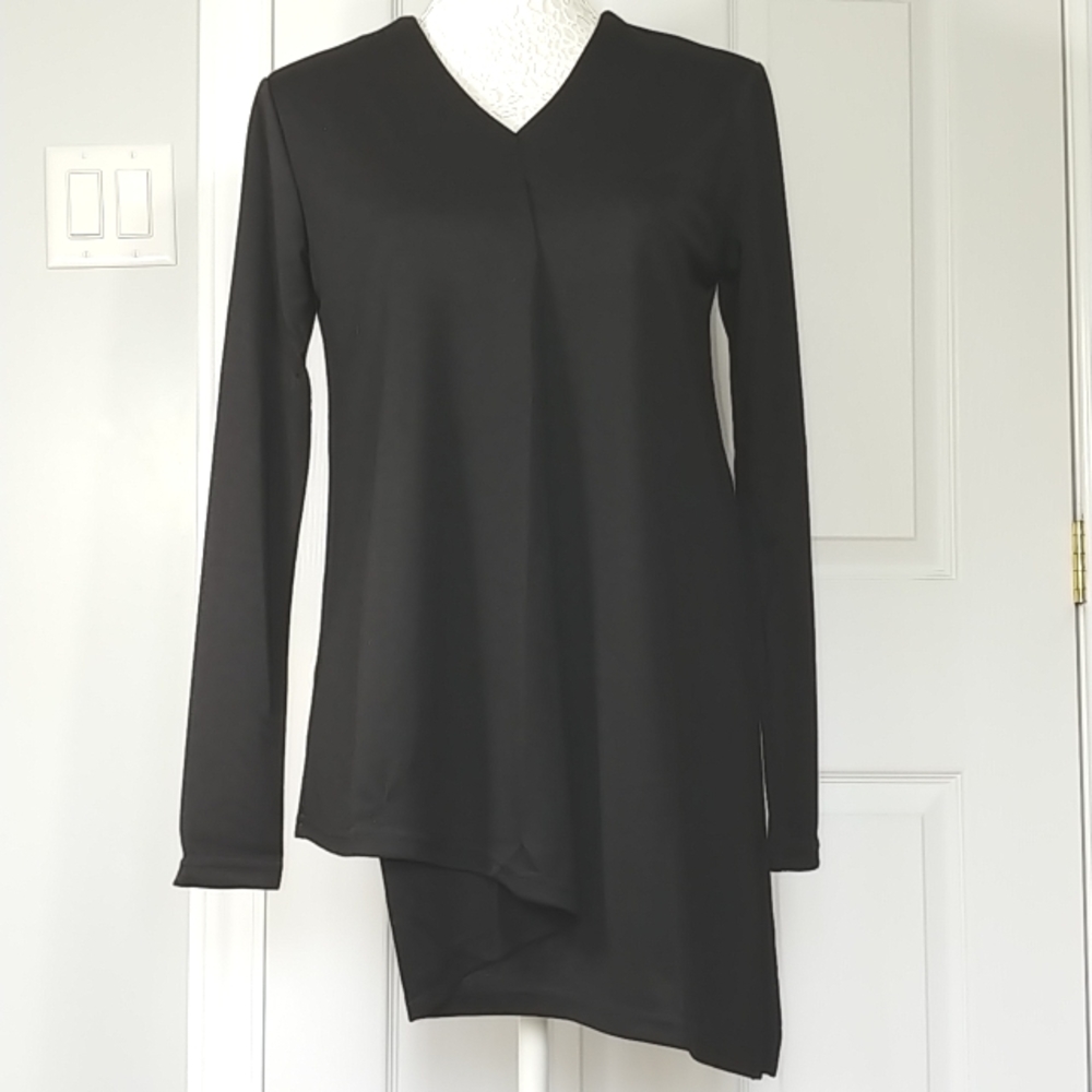 Asymmetrical black top size S NWT